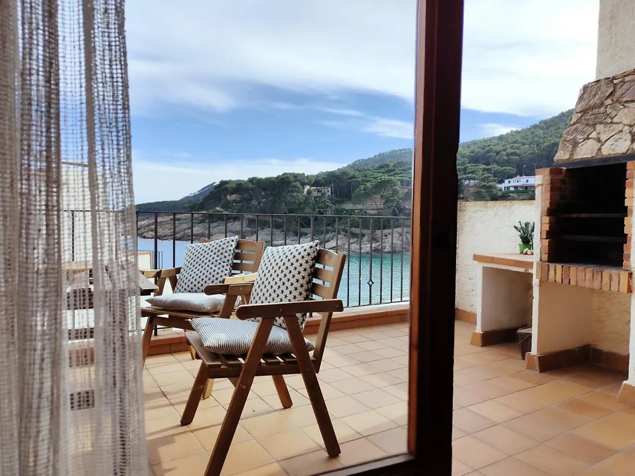 Tamariu Beach 2 - Terrace Penthouse On The Beach Apartment Spain