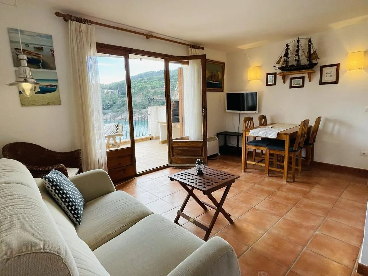 Tamariu Beach 2 - Terrace Penthouse On The Beach Apartment