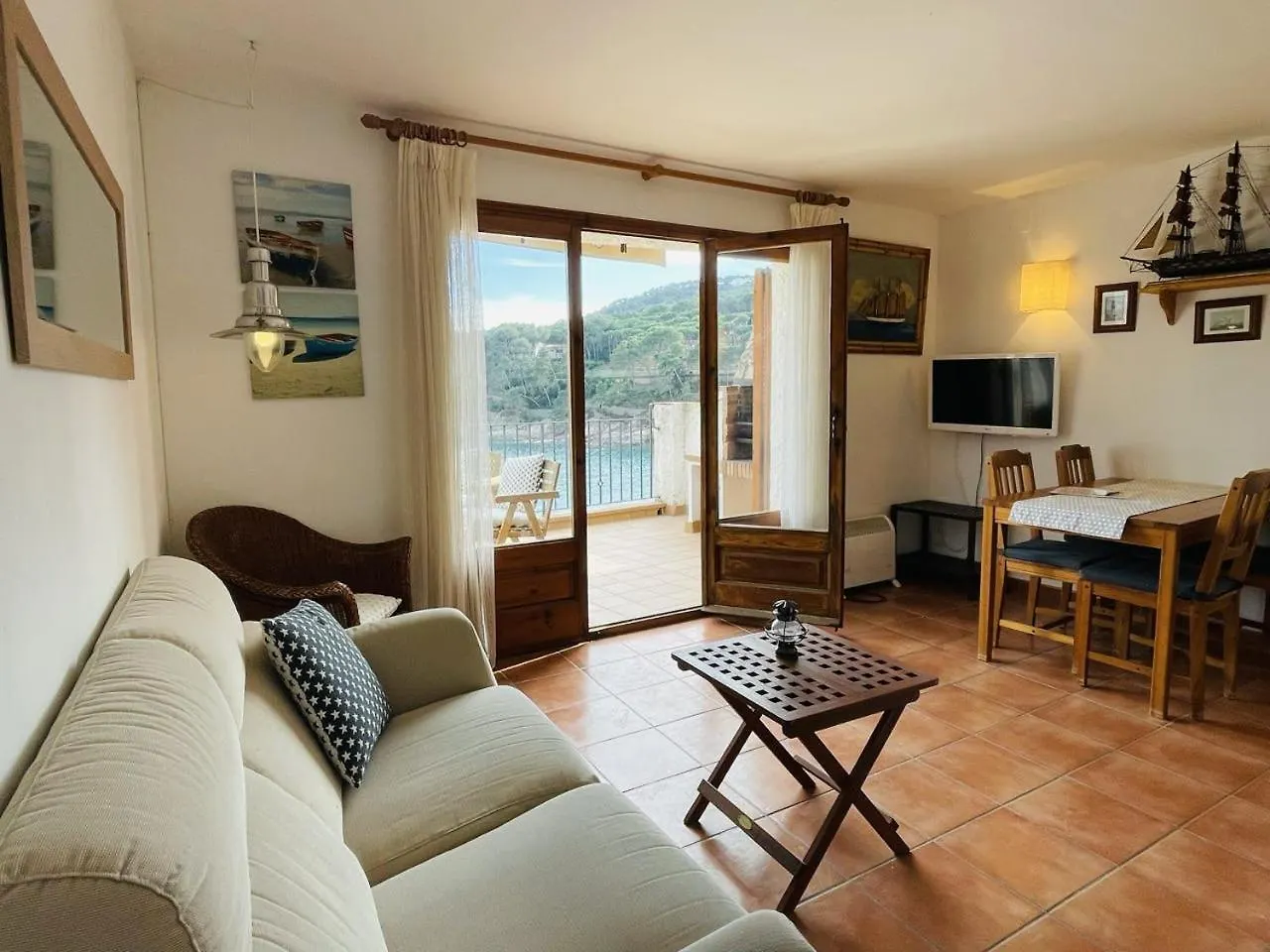 Tamariu Beach 2 - Terrace Penthouse On The Beach Apartment