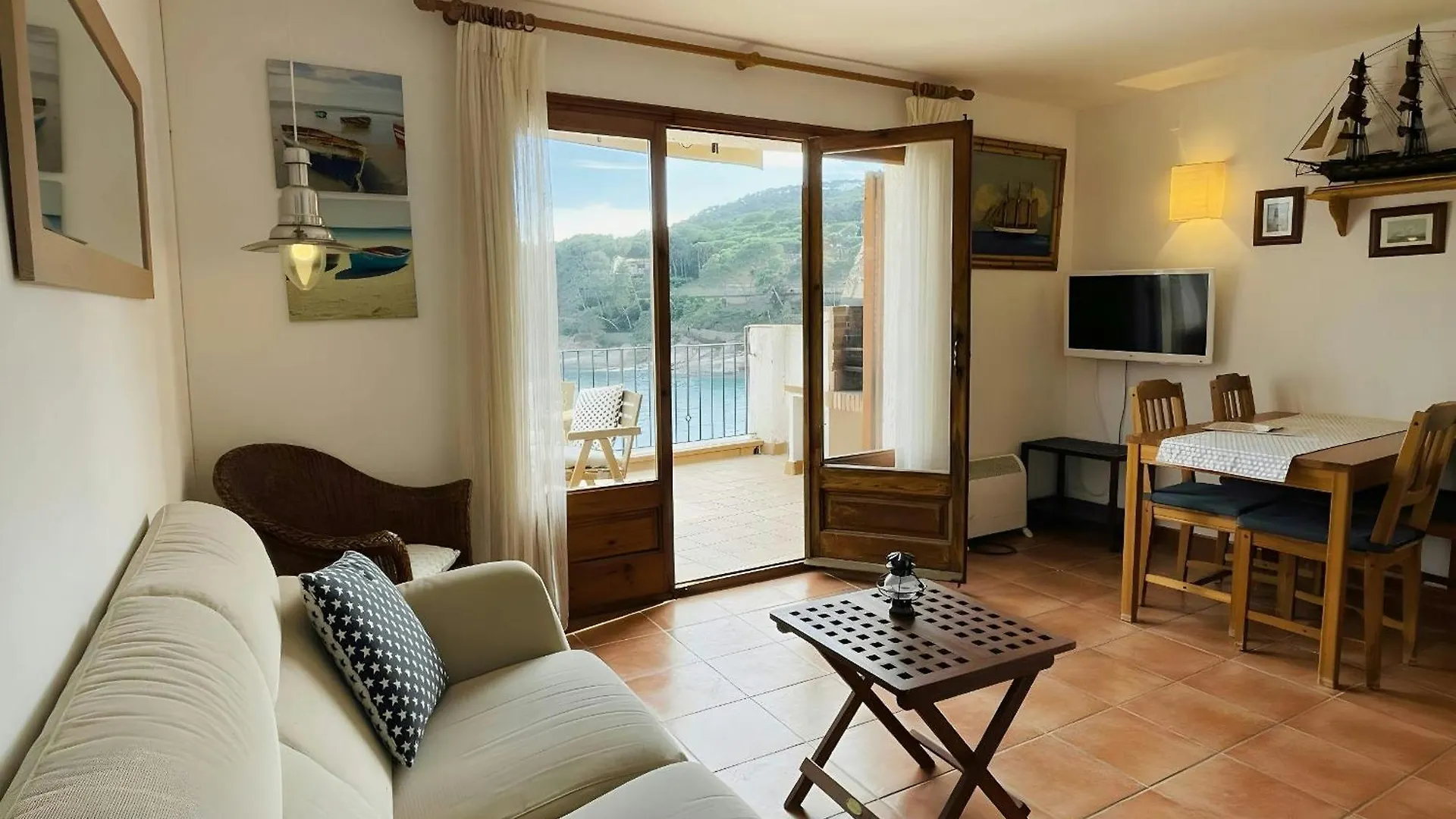 Tamariu Beach 2 - Terrace Penthouse On The Beach Apartment