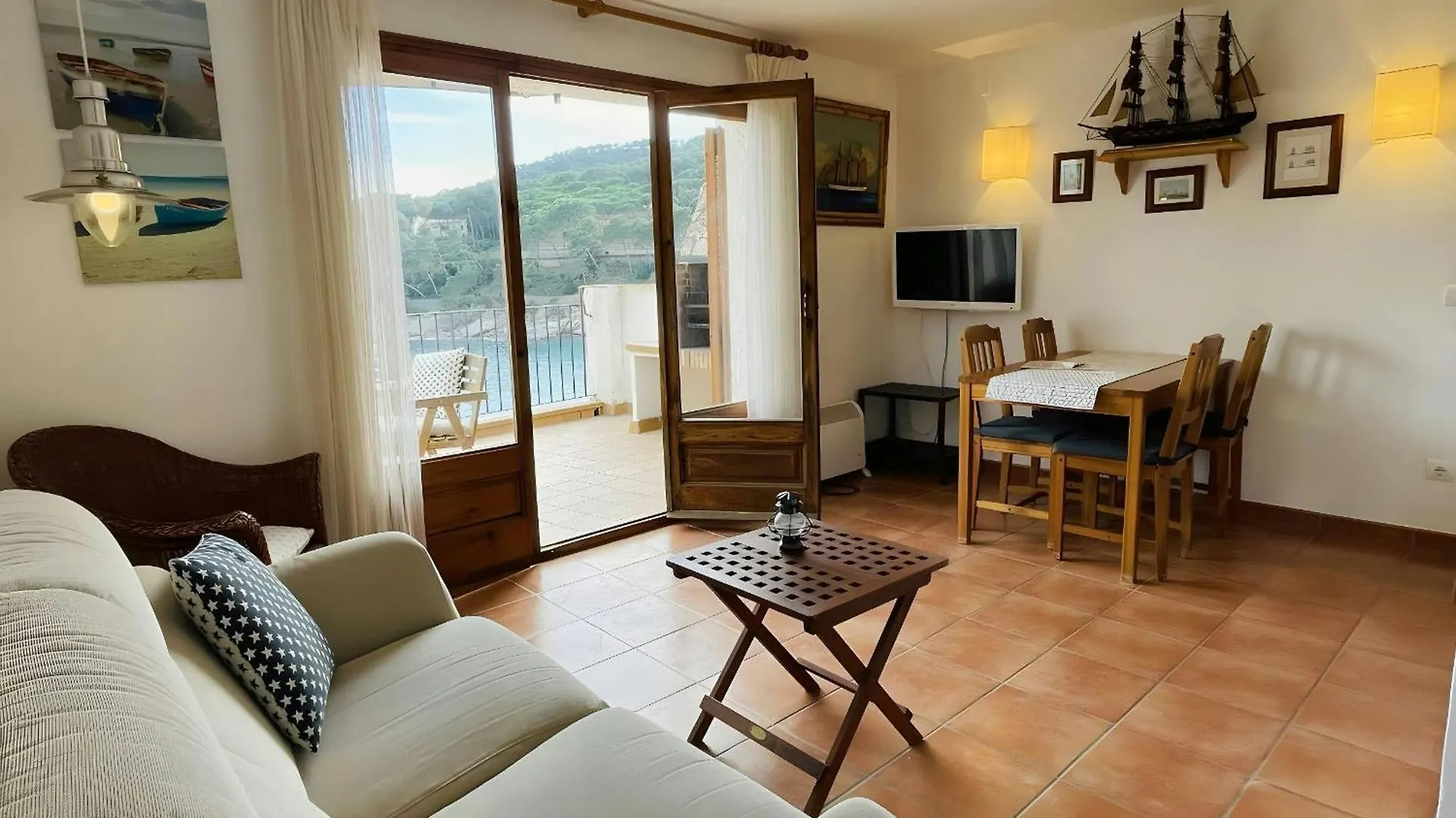 Tamariu Beach 2 - Terrace Penthouse On The Beach Apartment