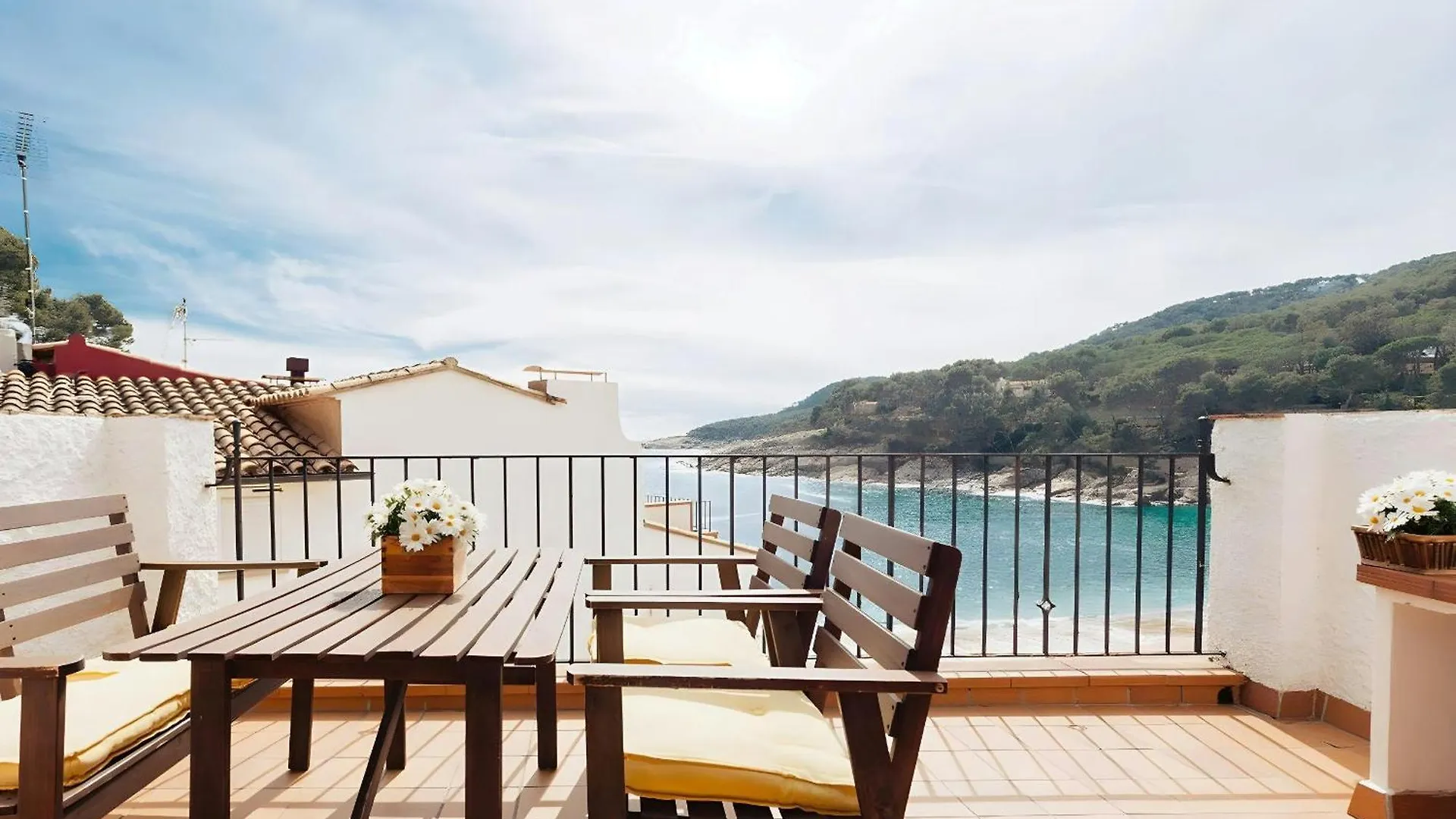 Tamariu Beach 2 - Terrace Penthouse On The Beach Apartment