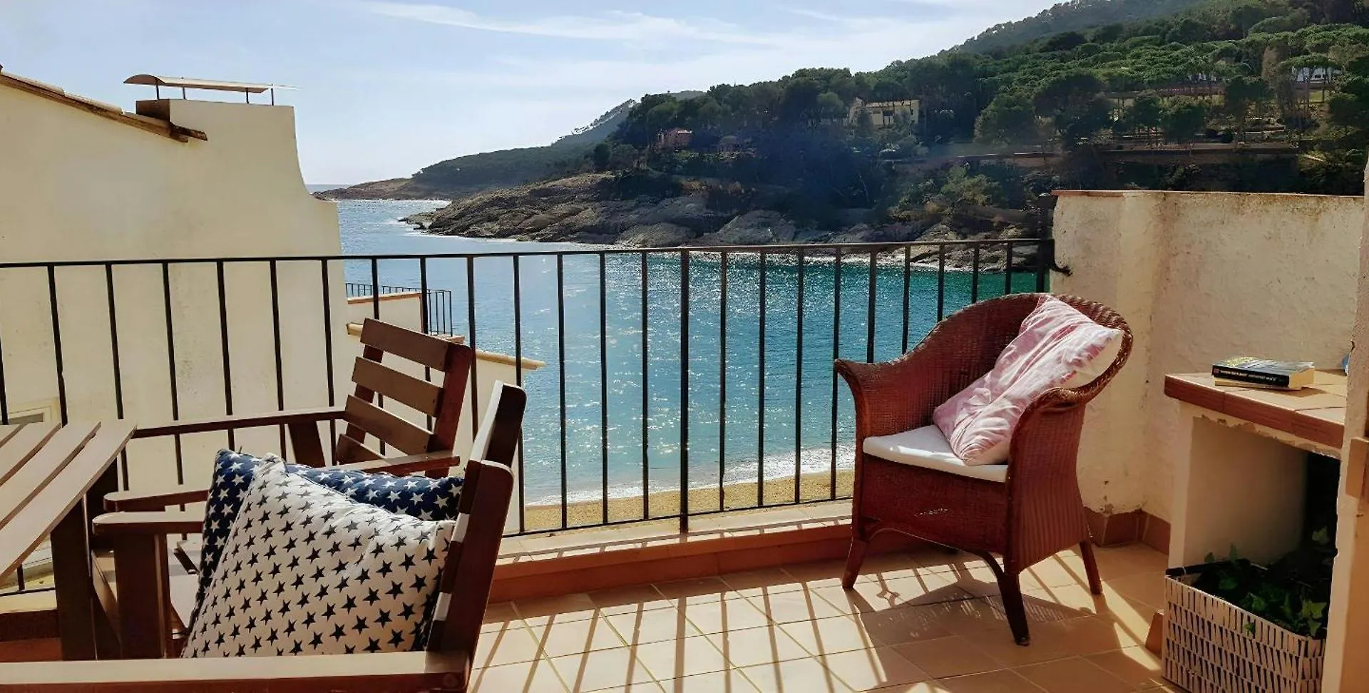 Tamariu Beach 2 - Terrace Penthouse On The Beach Apartment Spain